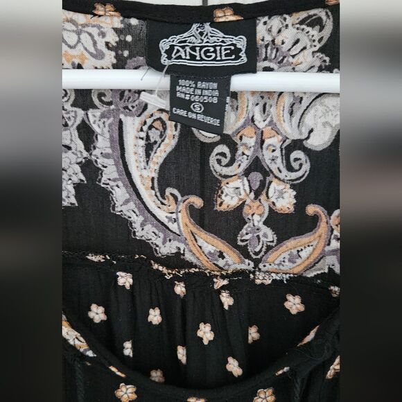 Angie Black and Cream Patterned Blouse - Picture 2 of 4